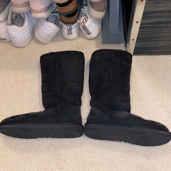 UGGs size 6 - Picture 2 of 4